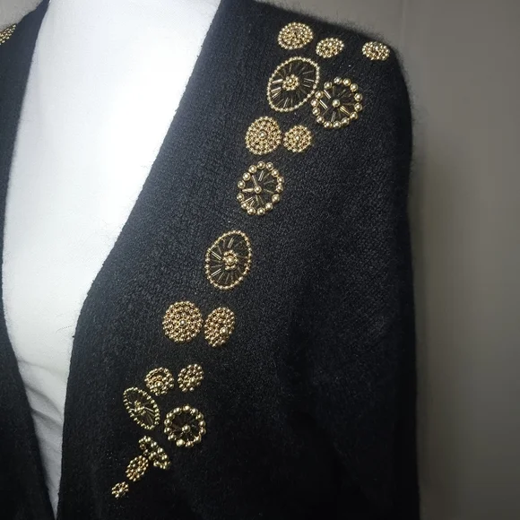 Vintage 1980s Cezanne Black Silk Angora Quiet Luxury Beaded Old Money Cardigan - Picture 6 of 16